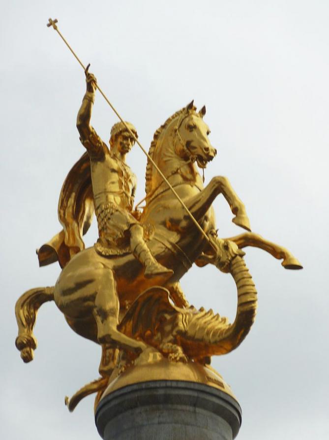 768px 070 tbilissi place de la libert la statue de saint georges