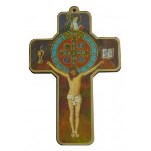 la-croix-avec-la-medaille-au-dessus-des-bras-de-jesus-la-regle-benedictine-le-calice-avec-des-serpents-et-st-benoit-avec-sa-crosse-d-abbe-1.jpg